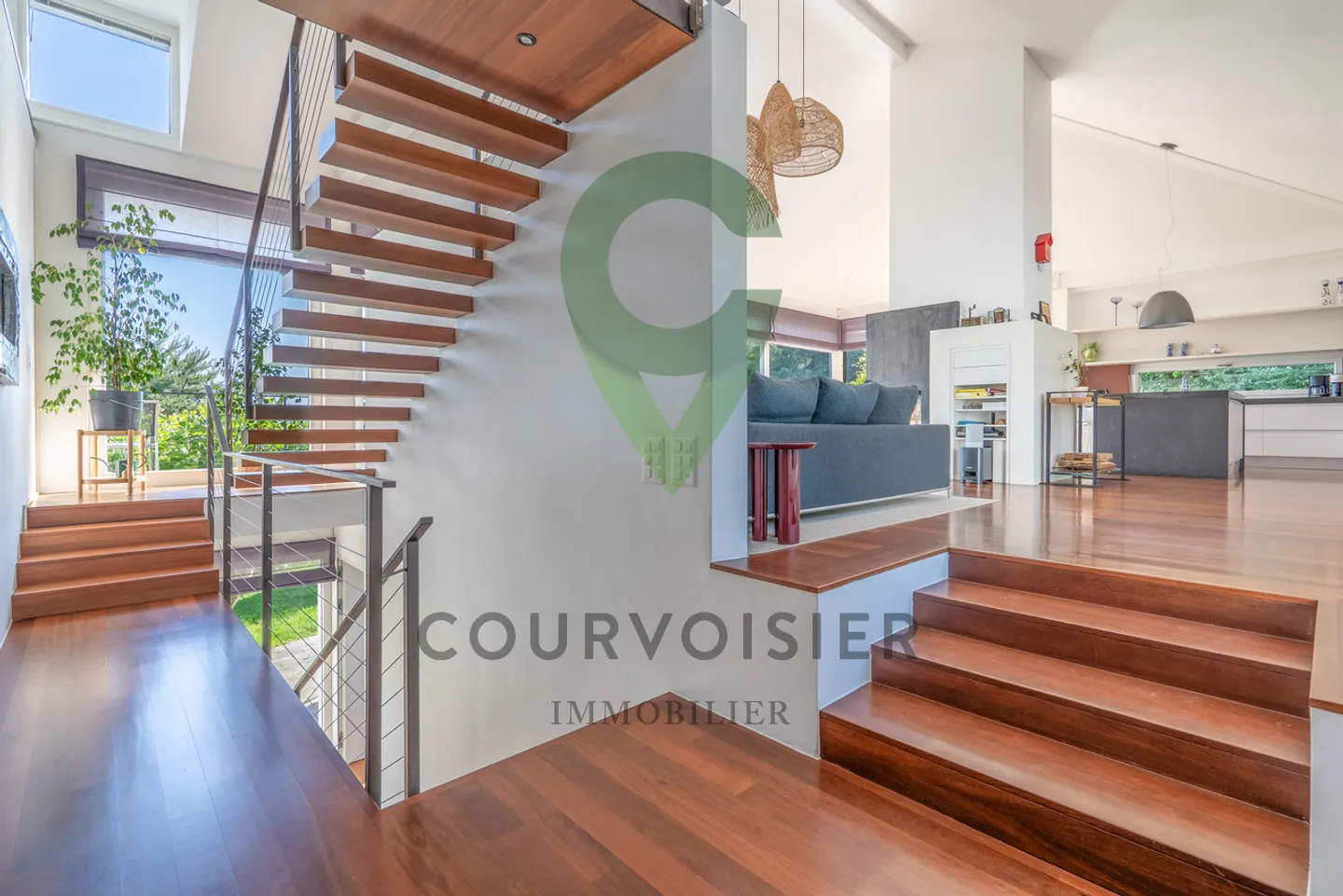 Magnificent contemporary villa with panoramic view and mirror pool - Photo 6 of 11