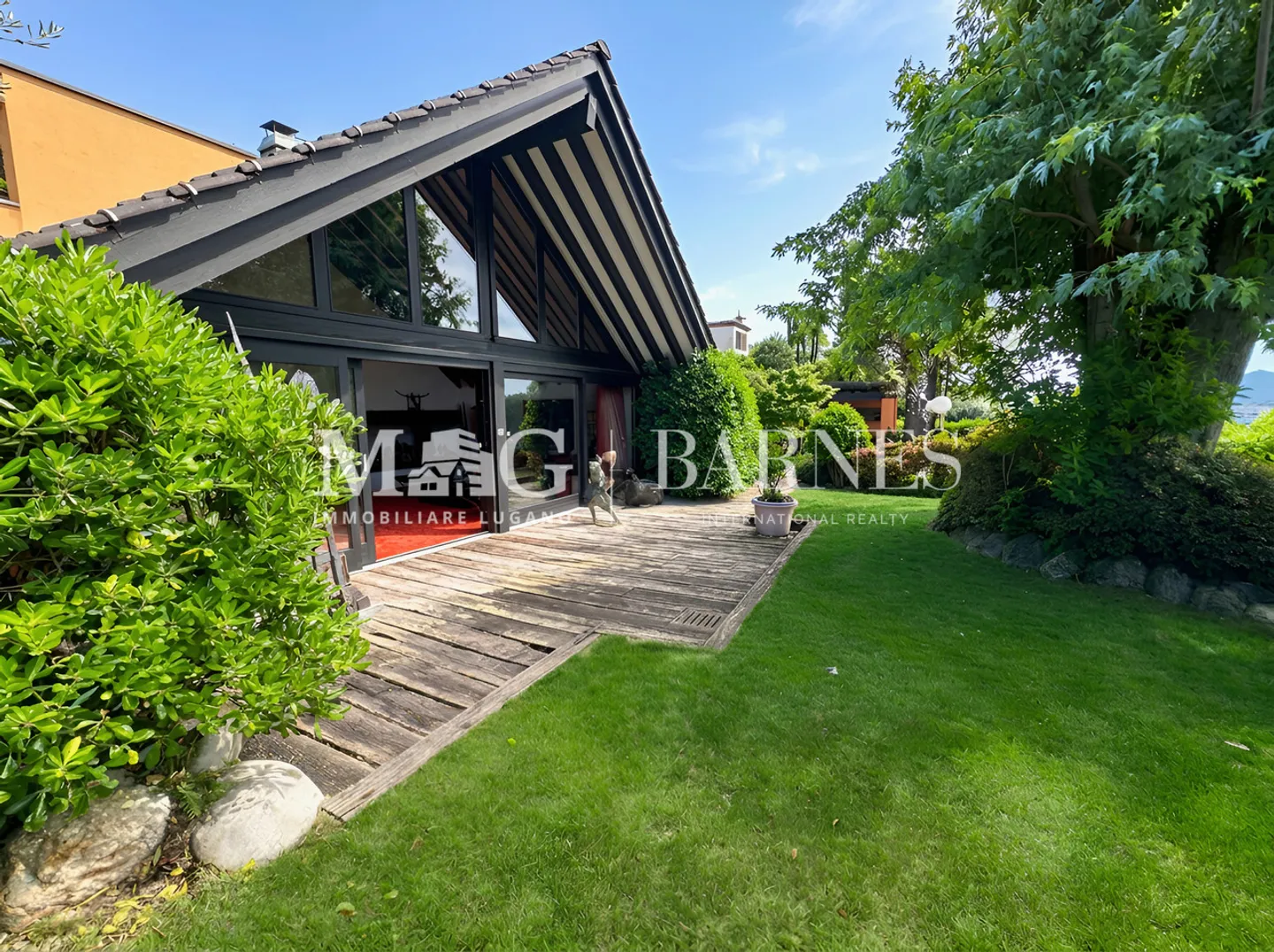 Villa luxueuse à vendre à Comano. Jardin et vue. À rénover. - Photo 2 sur 15