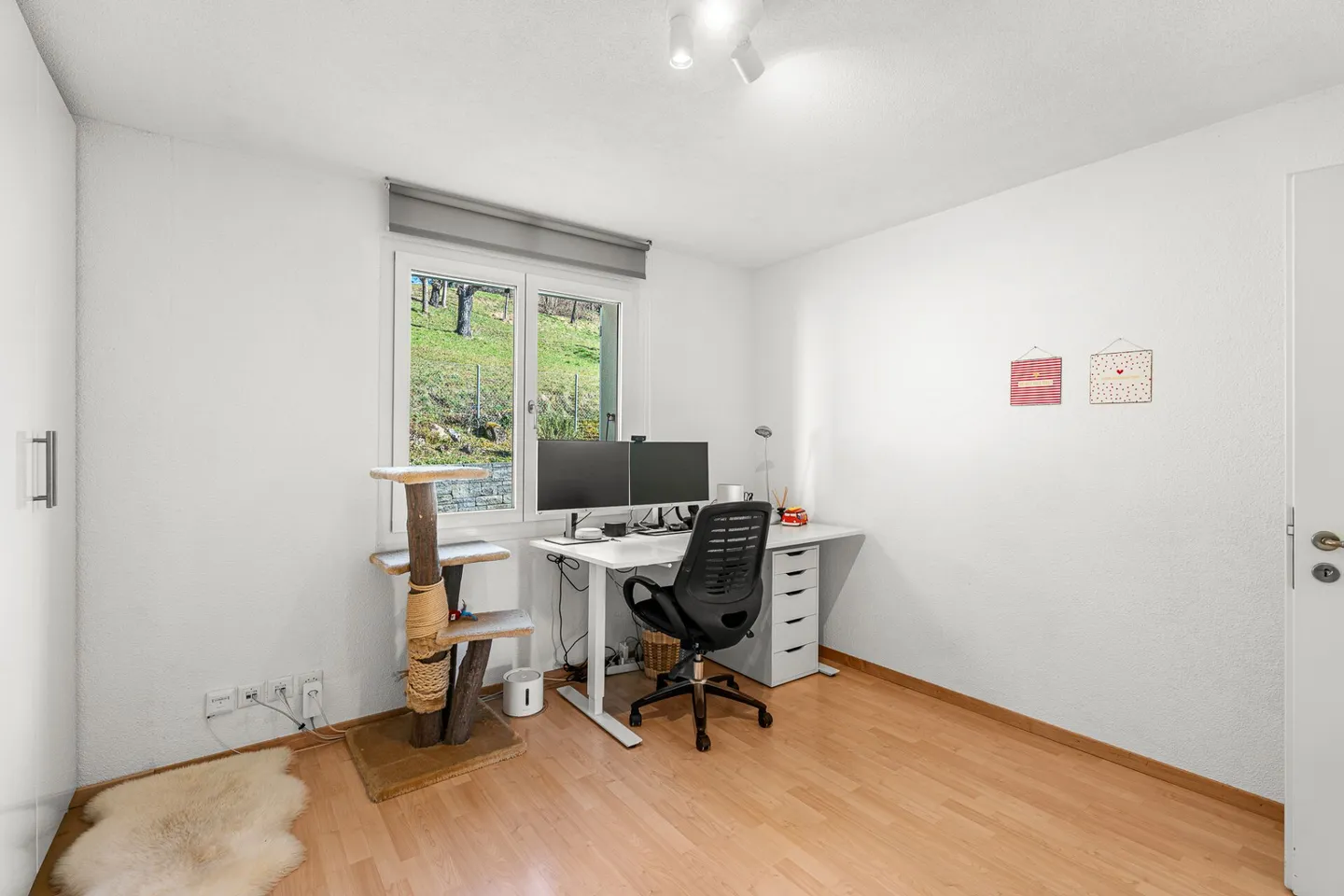 Traumhaftes 5.5 Zimmer-Haus mit cooler Relax-Terrasse - Foto 8 von 16