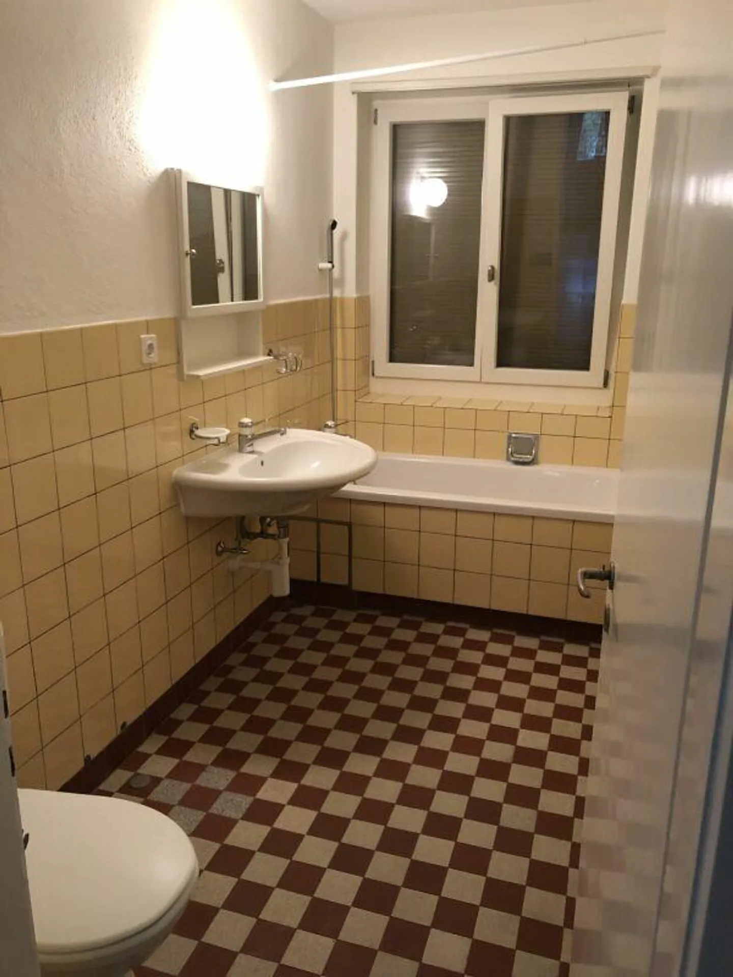 Affordable apartment in a popular location - Photo 3 of 4