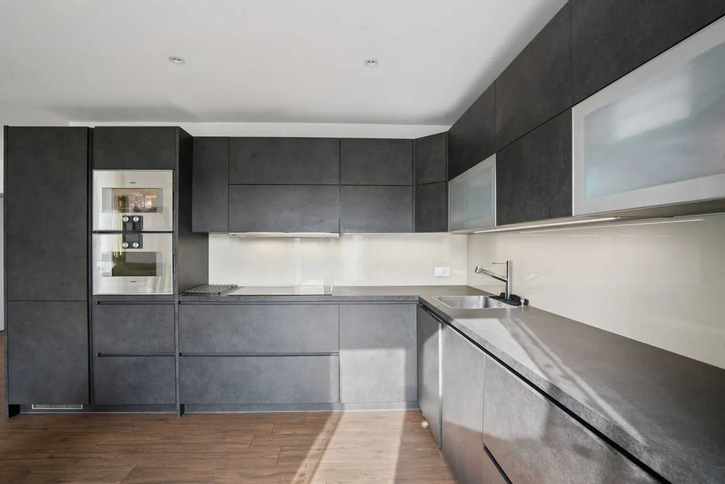 Penthouse moderne de 4,5 pièces avec terrasses à Weiach - Photo 4 sur 13