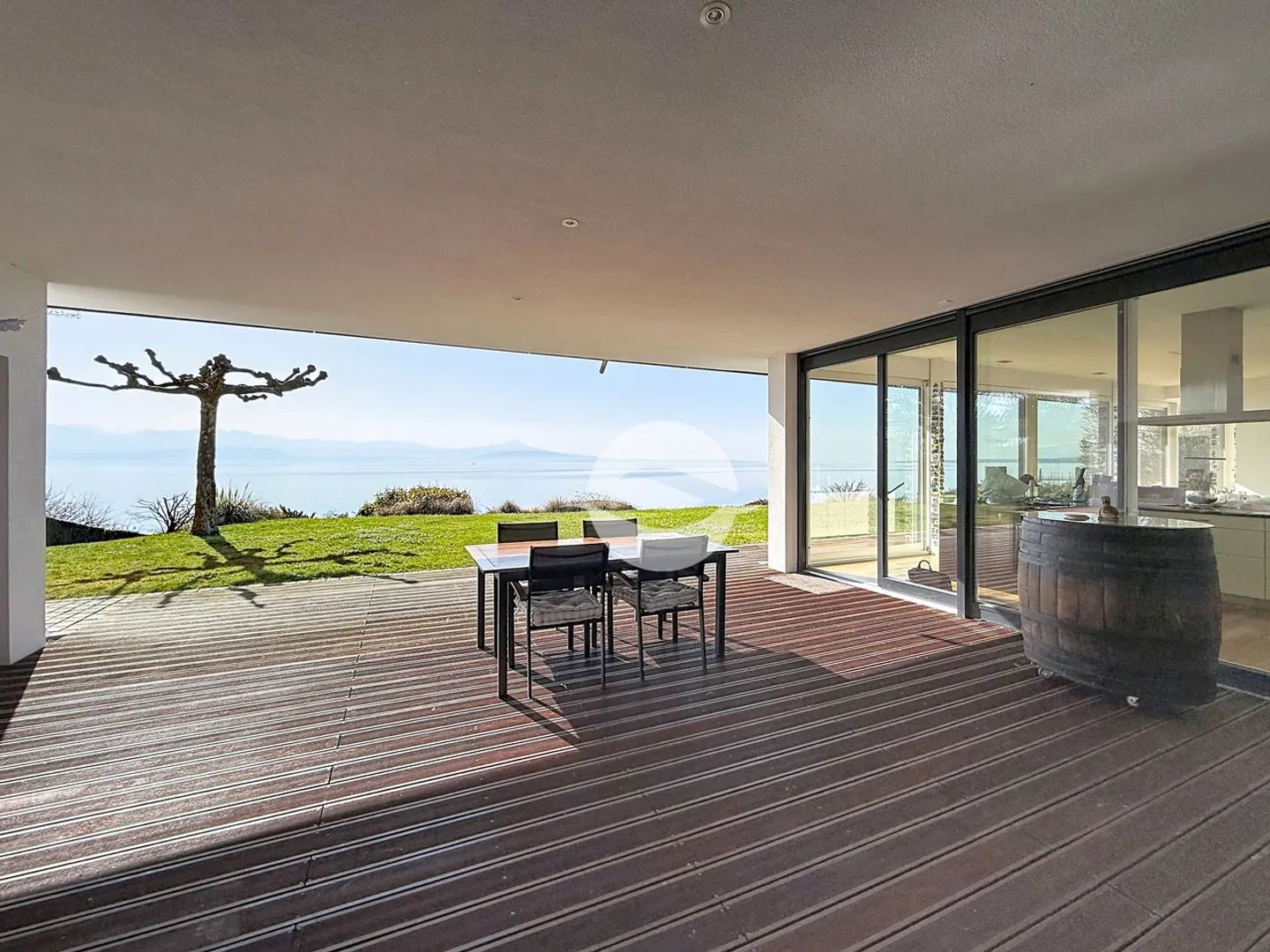 Appartamento contemporaneo a lago - Foto 3 di 14