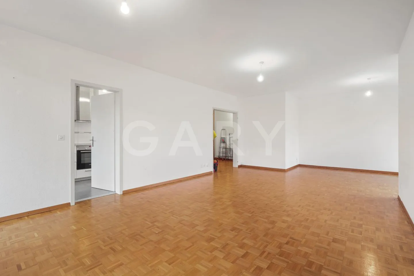 Appartement spacieux 7 pièces - Photo 5 sur 11