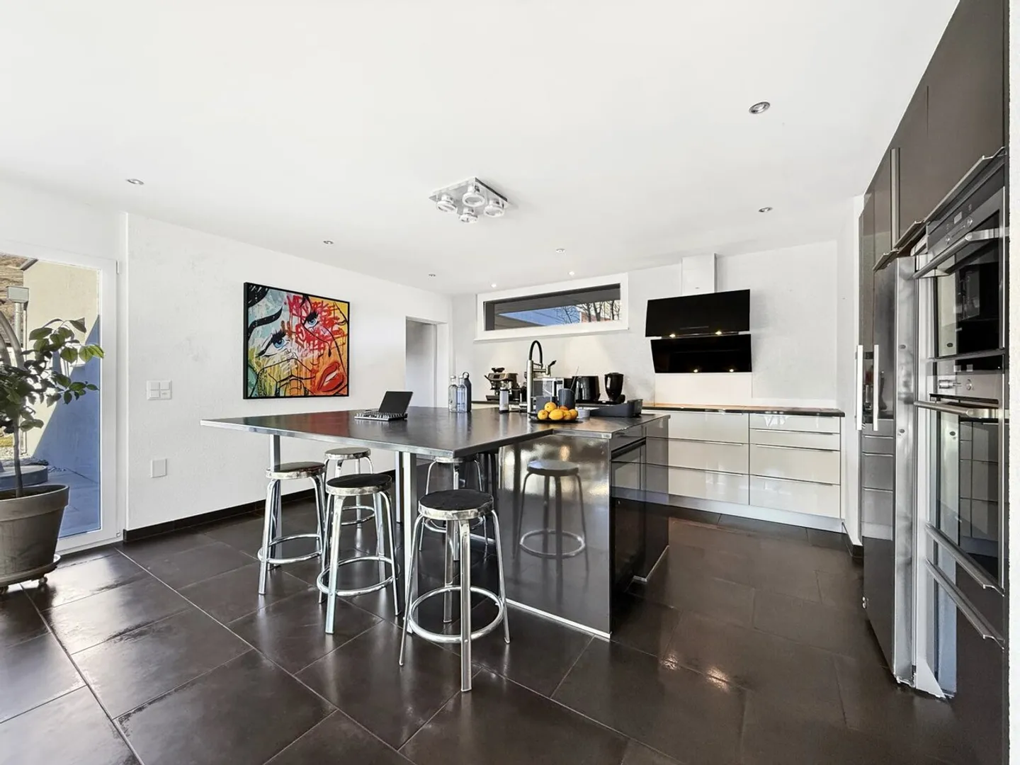 Villa contemporanea con piscina a Fully! - Foto 5 di 13