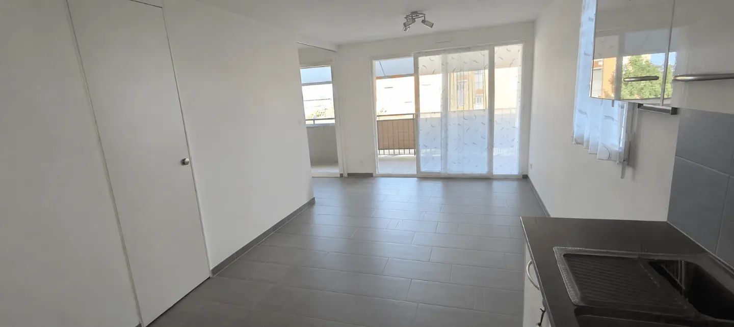 2.5 Room Apartment - Photo 1 of 5