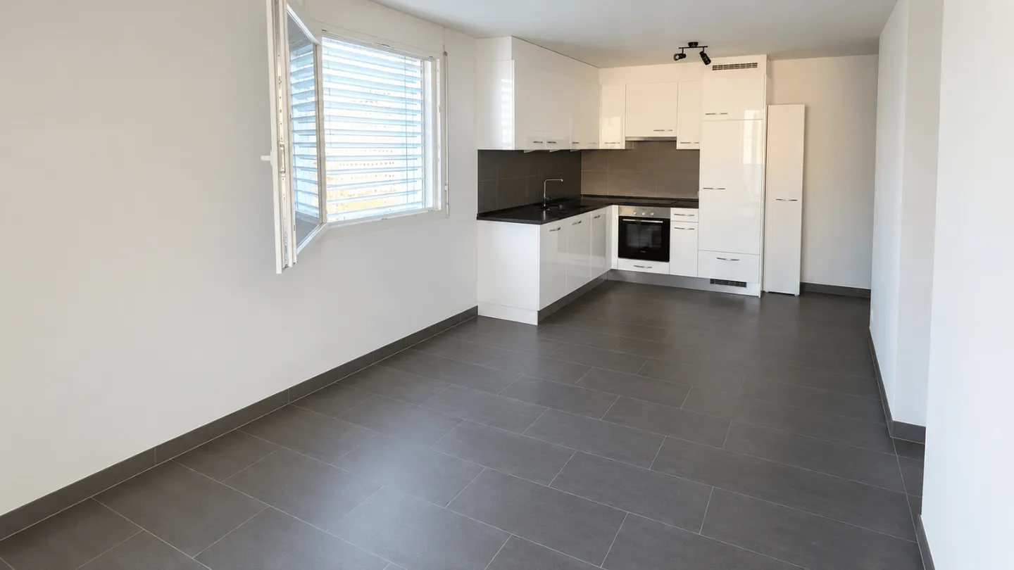 2.5 Room Apartment - Photo 2 of 5