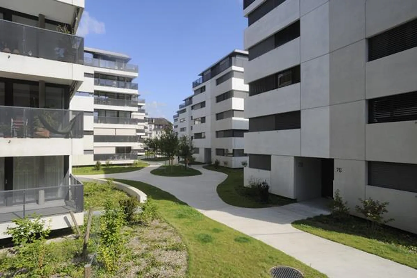 Don't let your motorcycle/scooter sleep outside! - Photo 1 of 2