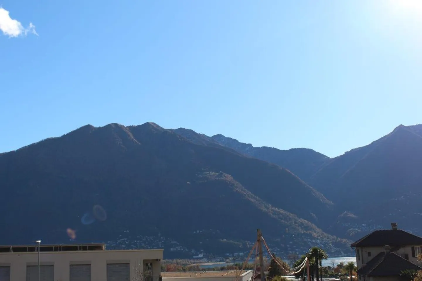 Nuovo appartamento giardino 3 1/2 locali in posizione centrale con vista lago - Foto 1 di 10