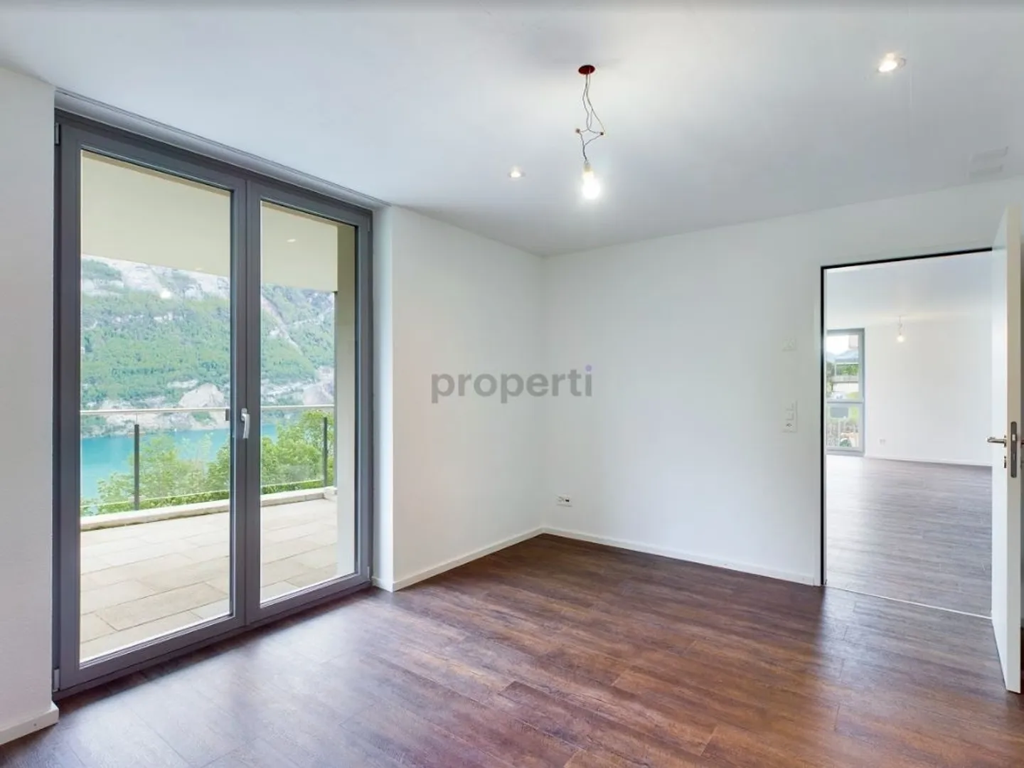 Vivere in esclusiva con una vista mozzafiato sul Lago Walen e Chur... - Foto 11 di 13