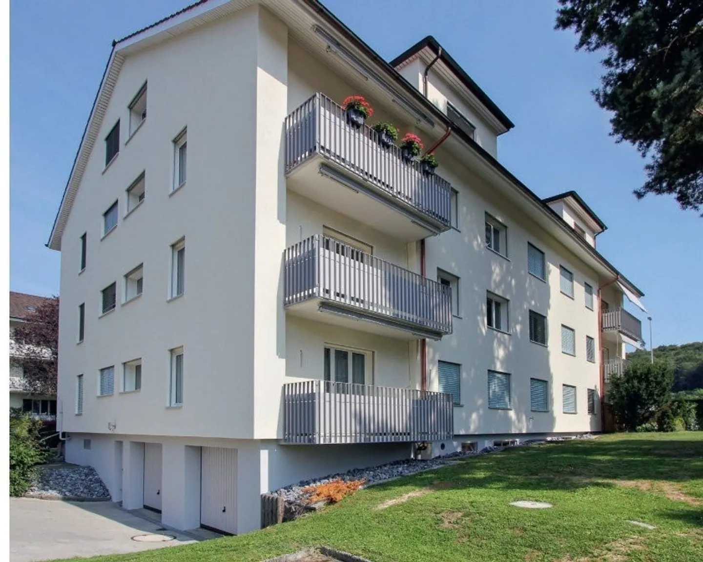 Living in the city of Brugg AG - Photo 1 of 9