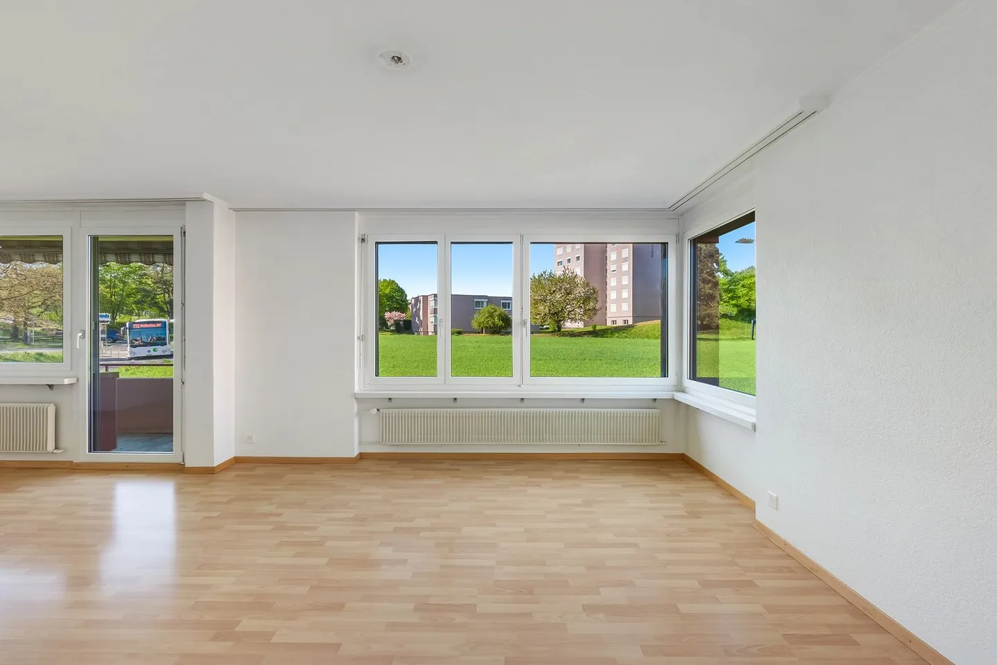 Helle 4.5-Zimmer Wohnung mit Blick ins Grüne - Photo 4 of 11