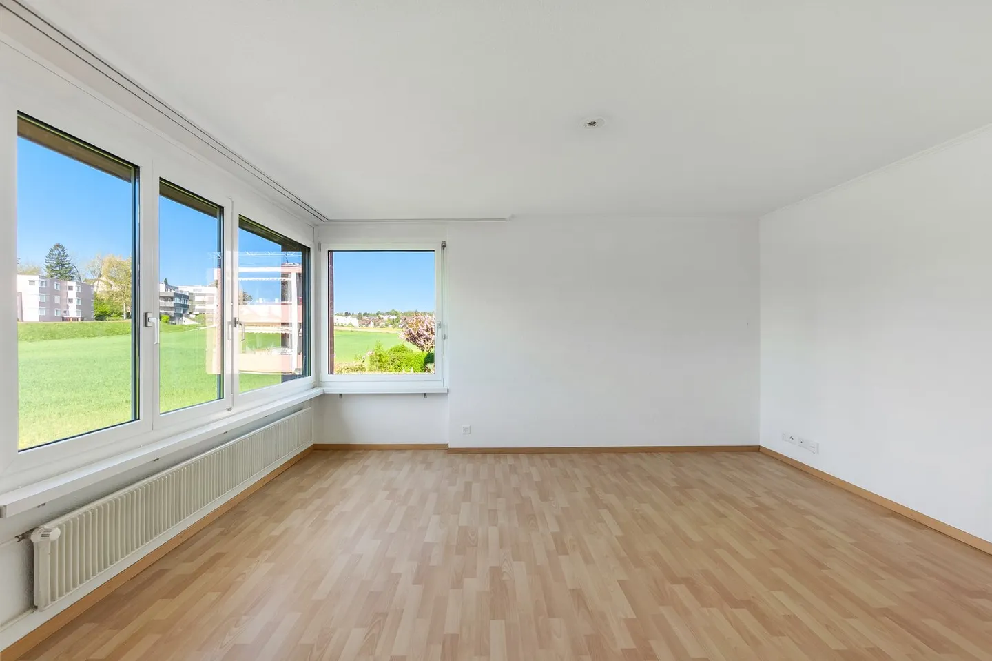 Helle 4.5-Zimmer Wohnung mit Blick ins Grüne - Photo 5 of 11