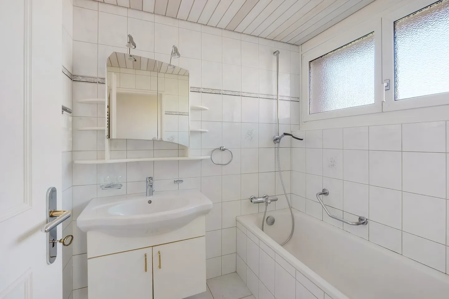 Helle 4.5-Zimmer Wohnung mit Blick ins Grüne - Photo 8 of 11
