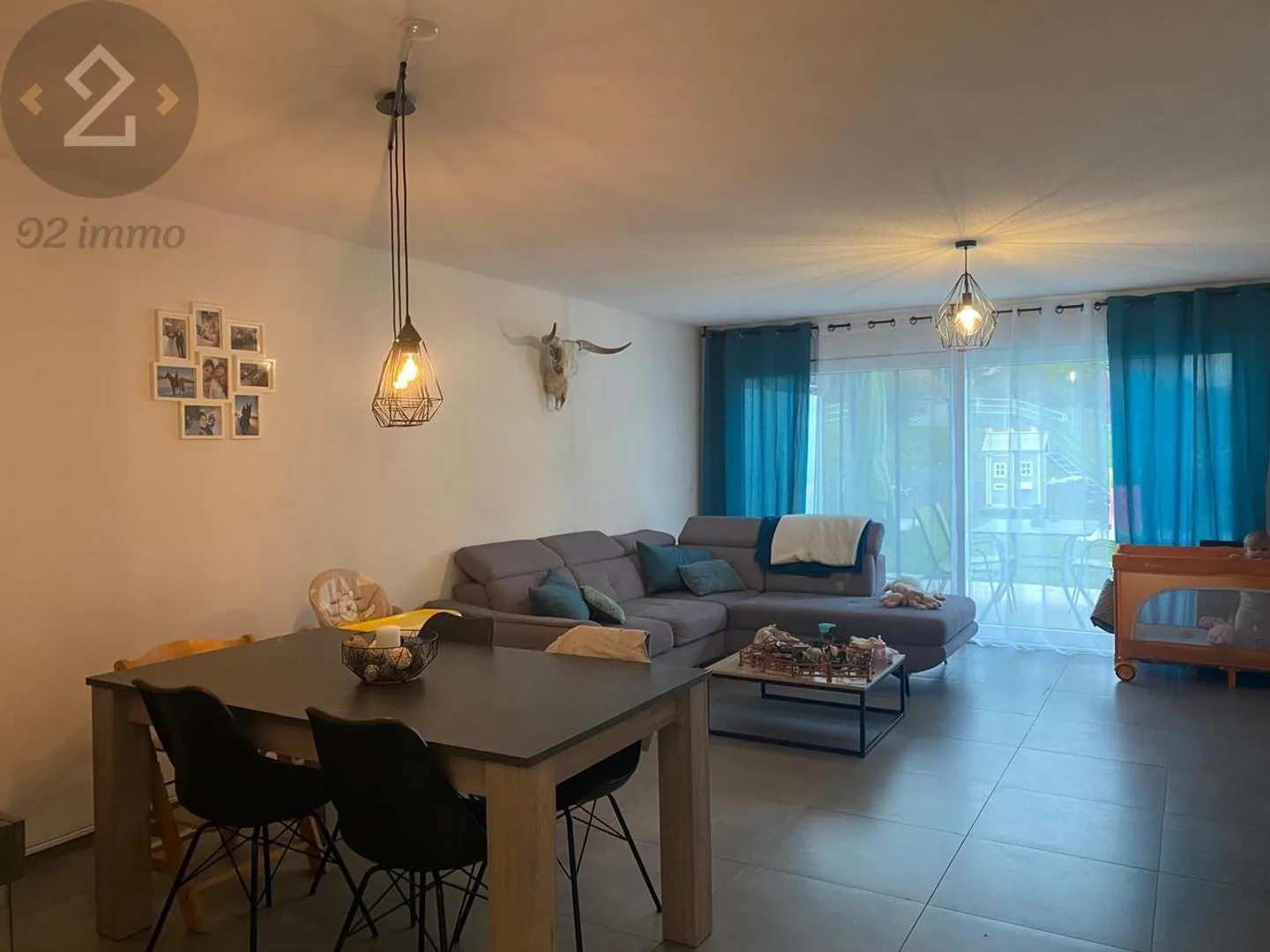 Villa jumelée 5,5 pièces à 5 min de Romont - Photo 4 sur 12
