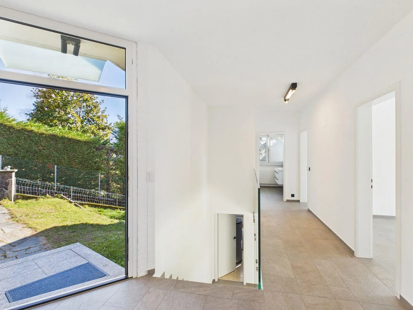 Panoramic Villa with Large Garden and Open View – Breganzona - Photo 3 of 27