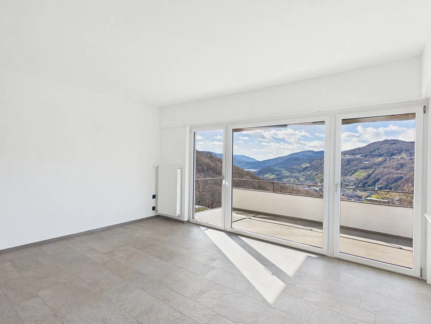 Panoramic Villa with Large Garden and Open View – Breganzona - Photo 8 of 27