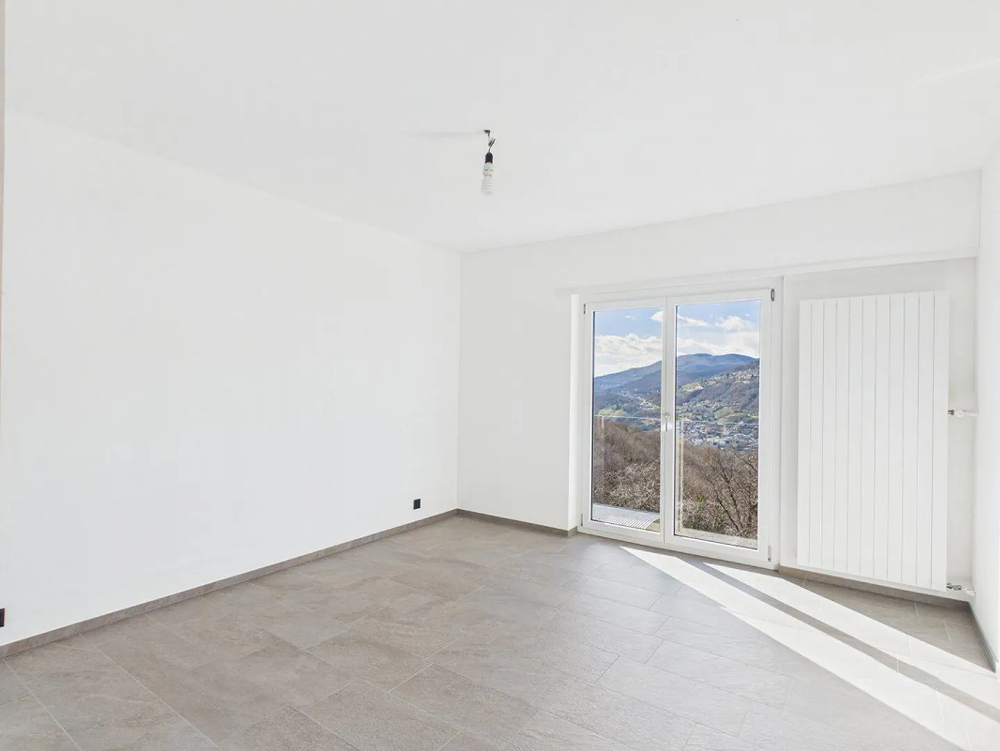 Panoramic Villa with Large Garden and Open View – Breganzona - Photo 18 of 27
