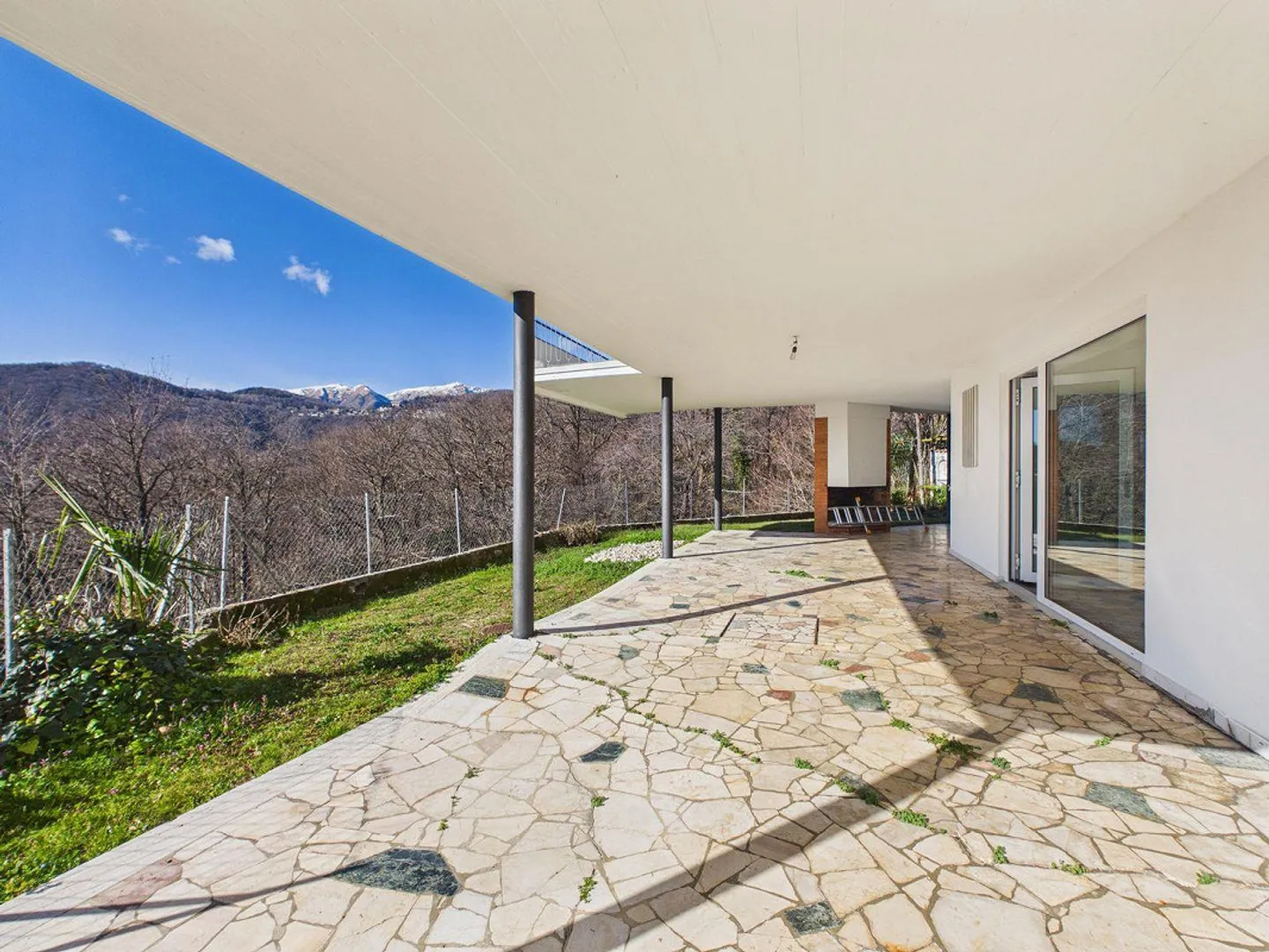 Panoramic Villa with Large Garden and Open View – Breganzona - Photo 25 of 27