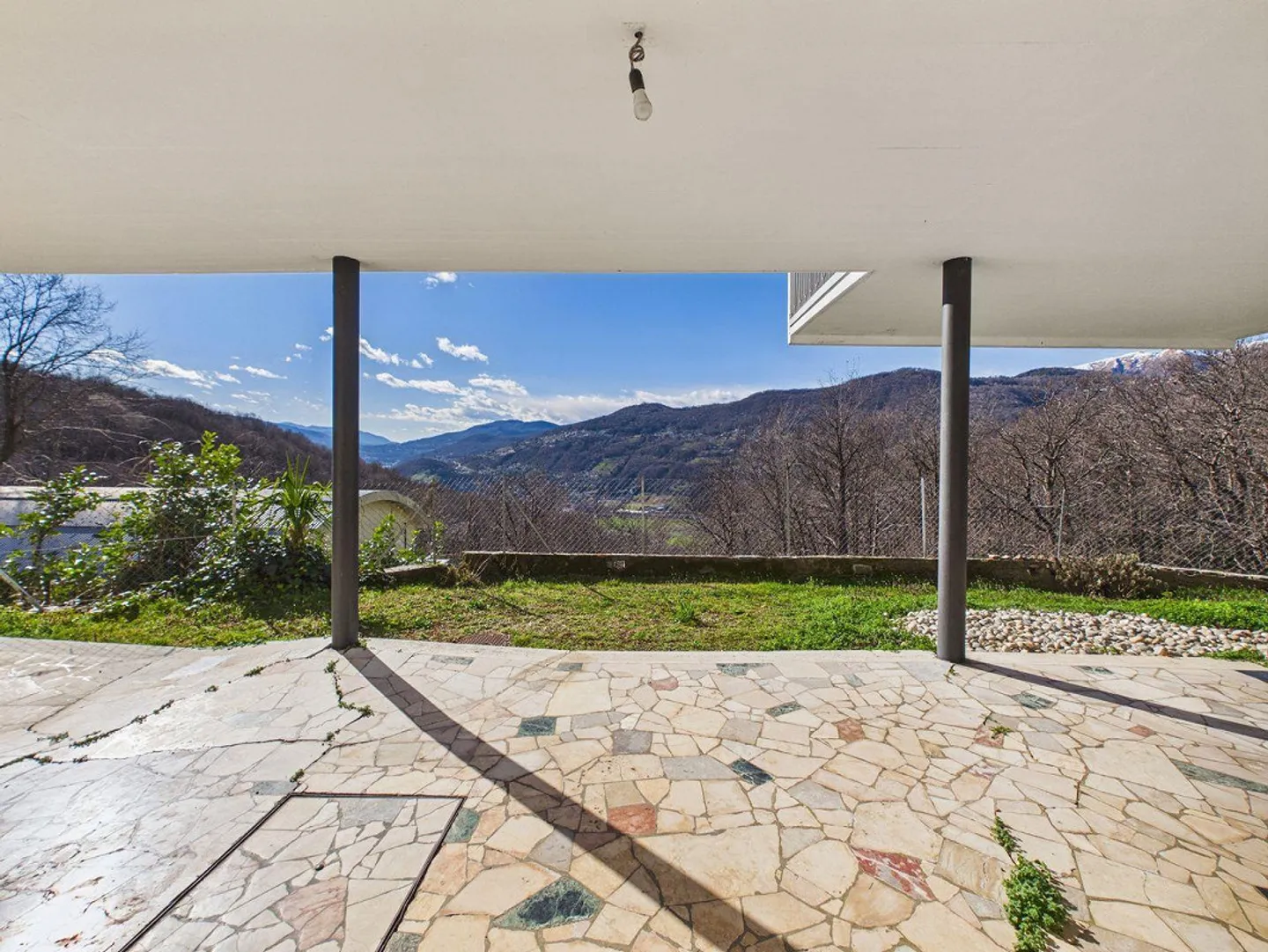 Panoramic Villa with Large Garden and Open View – Breganzona - Photo 26 of 27