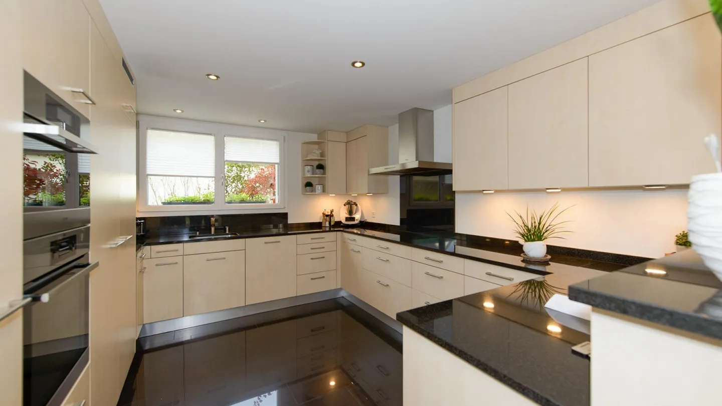 Einmaliges 6 ½-Zimmer-Doppelhaus mit vielen Extras - Photo 6 of 12