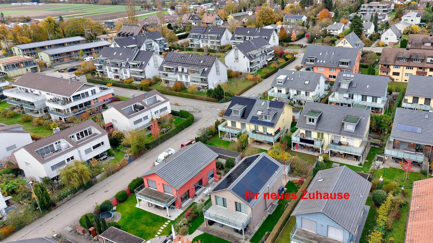 Einmaliges 6 ½-Zimmer-Doppelhaus mit vielen Extras - Photo 3 of 12