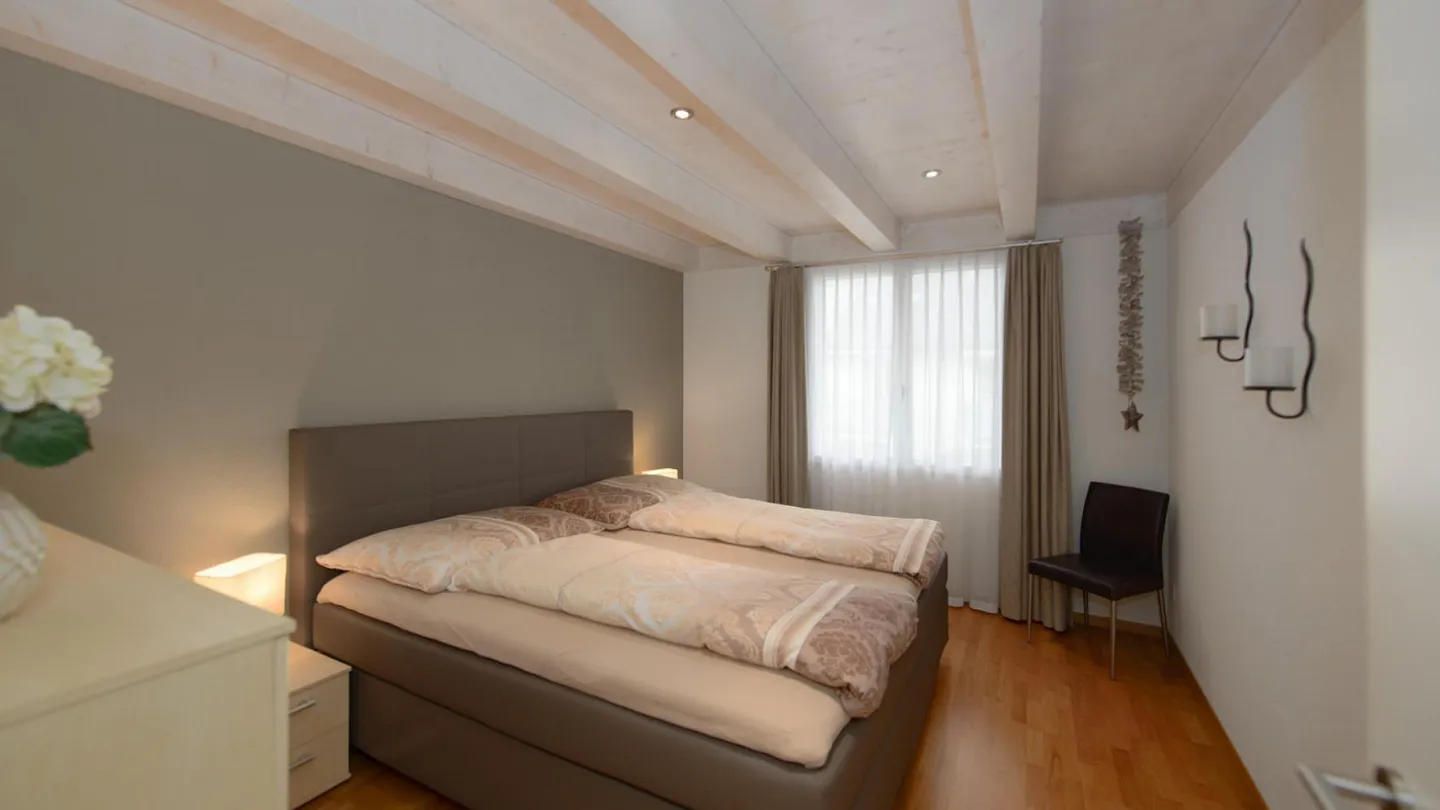 Einmaliges 6 ½-Zimmer-Doppelhaus mit vielen Extras - Photo 9 of 12