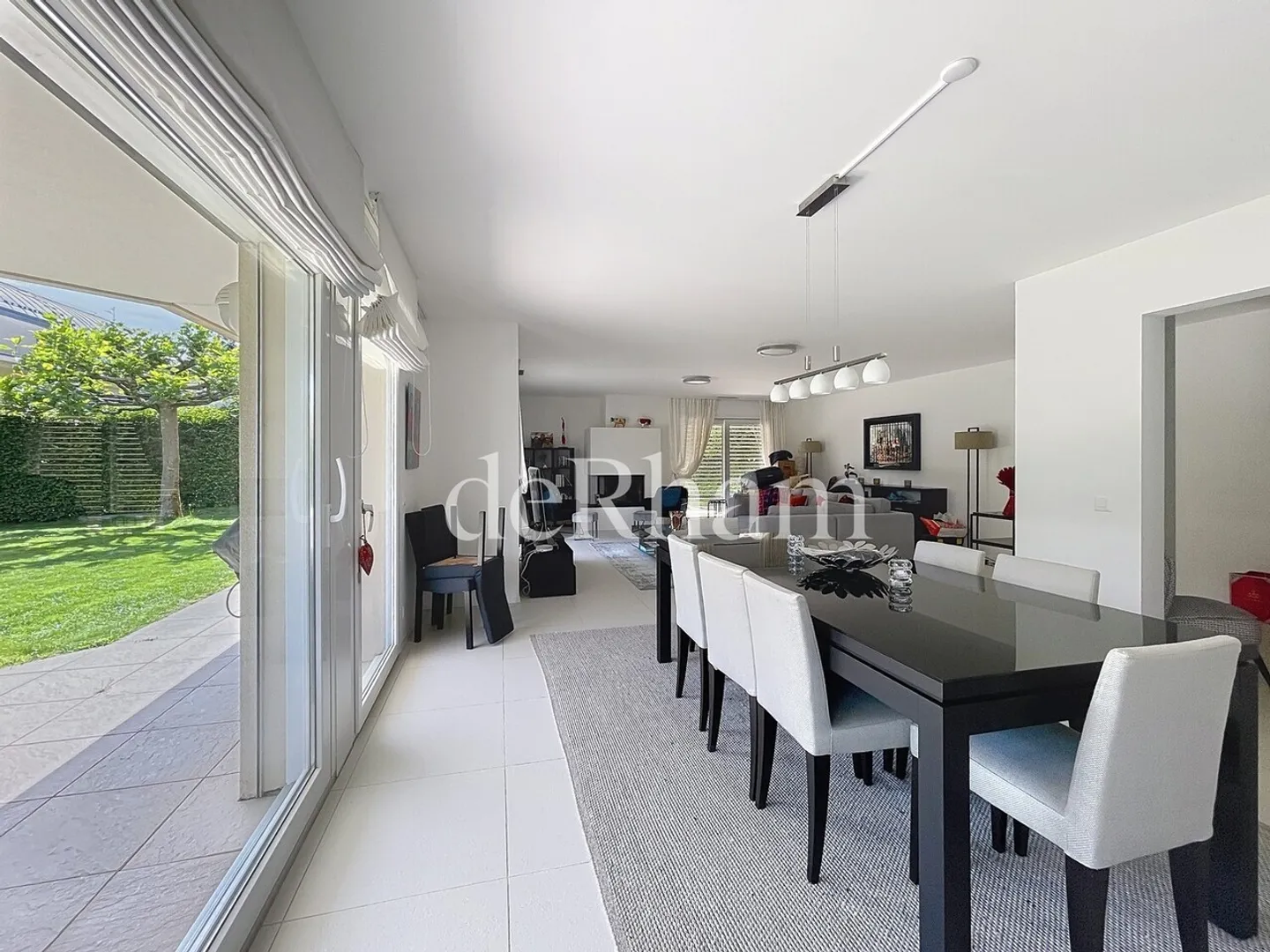 Spazioso appartamento di 5.5 locali con terrazzo e giardino privato - Foto 8 di 10