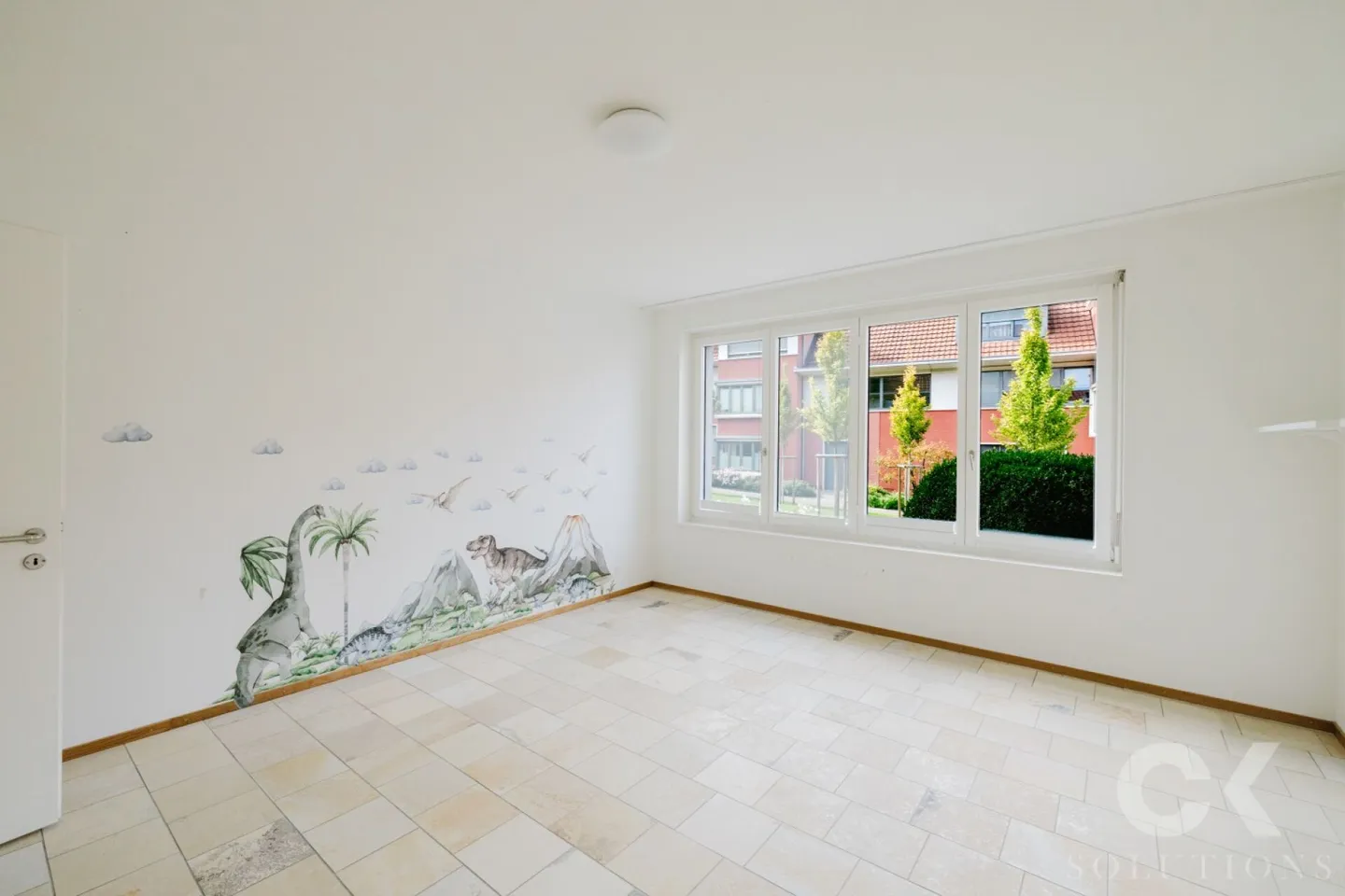 Ampio appartamento con giardino di 5 stanze a Oberwil - Vivere con stile, spazio e natura - Foto 10 di 14