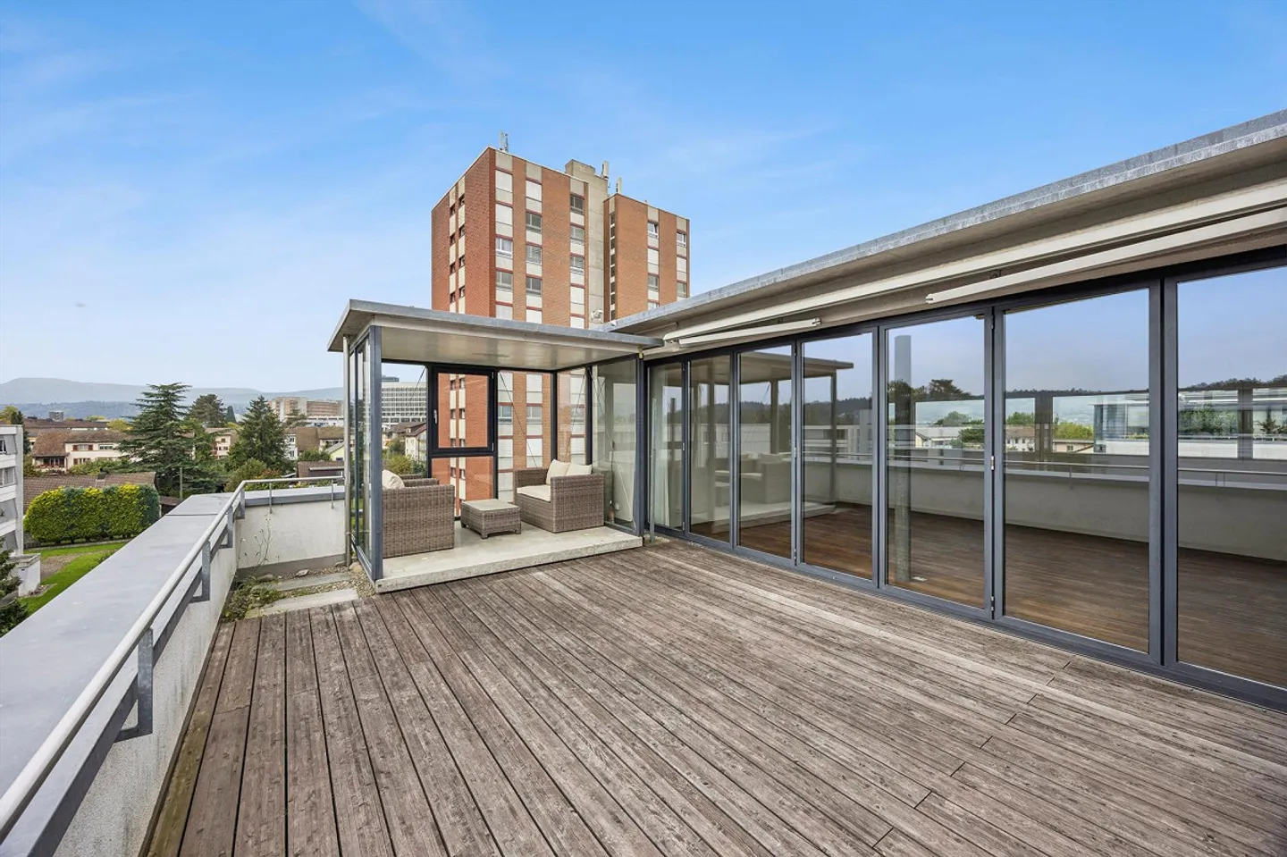 Exclusive penthouse with 5.5 rooms and panoramic view in Hübeliacker Suhr - Photo 13 of 13