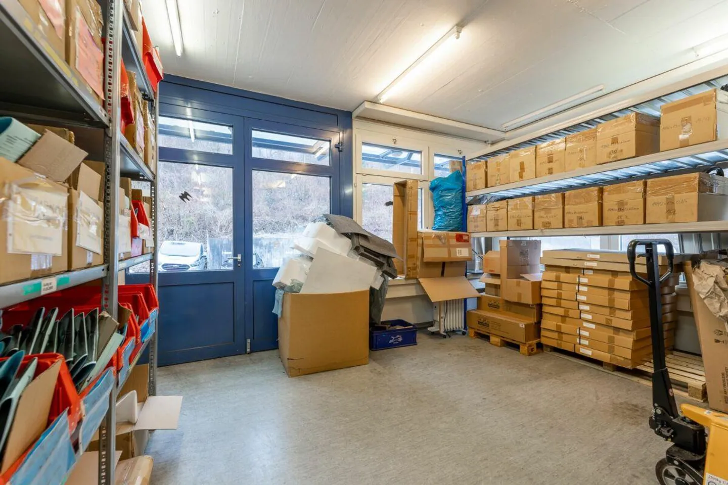 Espaces commerciaux polyvalents - Bureau et espace de stockage - Photo 6 sur 12