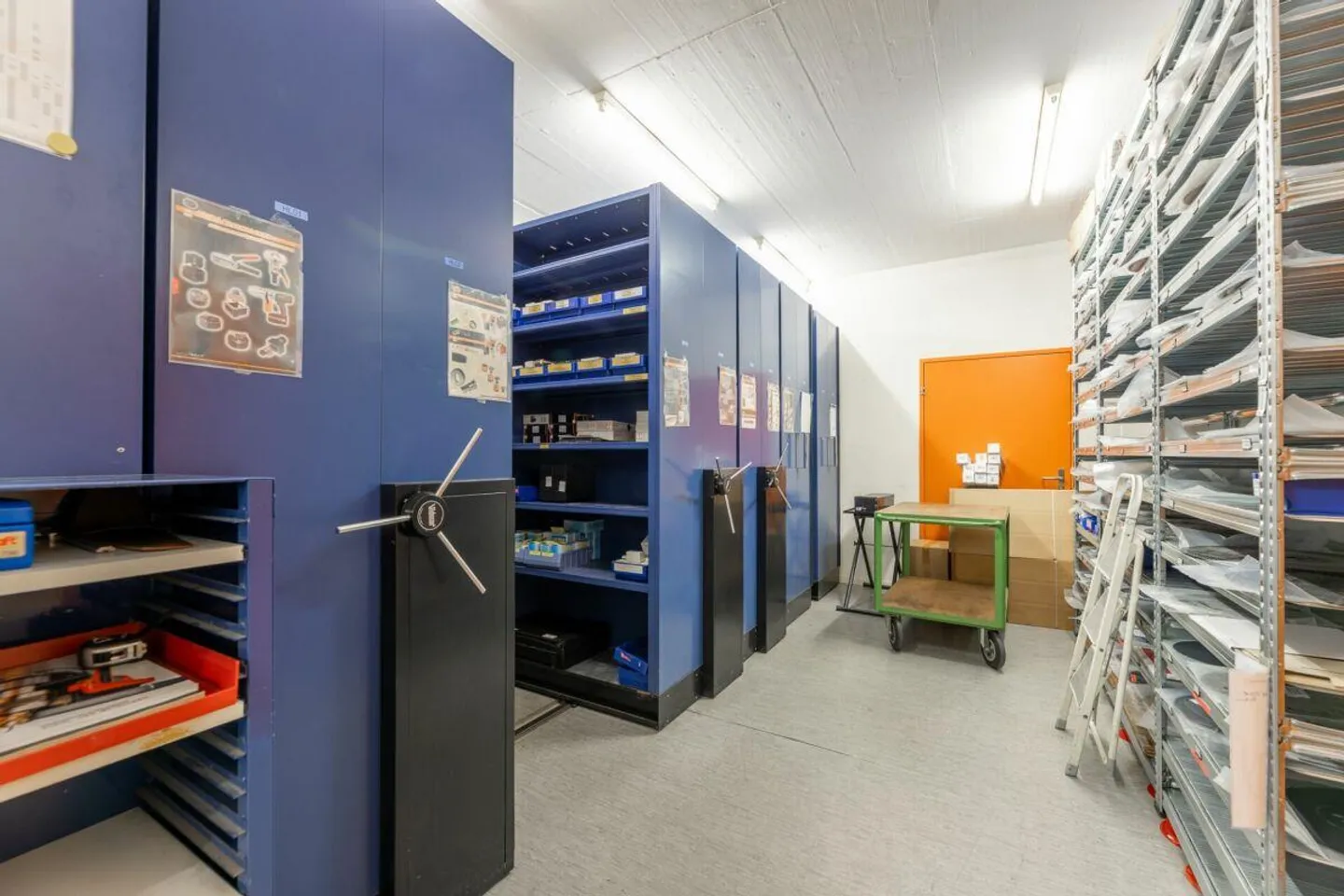 Espaces commerciaux polyvalents - Bureau et espace de stockage - Photo 4 sur 12