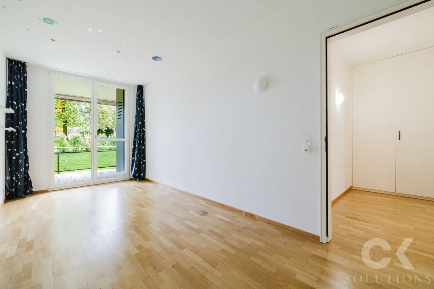 Ampio appartamento con giardino di 5 stanze a Oberwil - Vivere con stile, spazio e natura - Foto 11 di 14