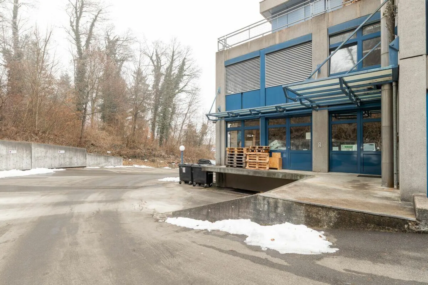 Espaces commerciaux polyvalents - Bureau et espace de stockage - Photo 5 sur 12