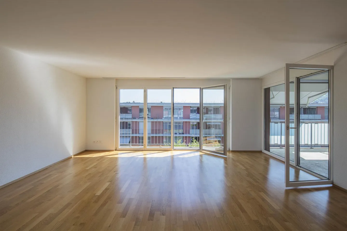 Modernes Apartment in grüner Lage - Foto 2 von 4