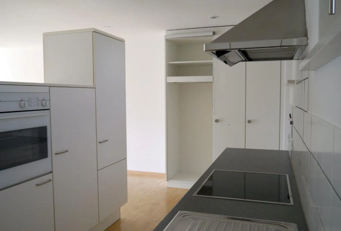 Single- / commuter apartment near train station - Photo 3 of 11