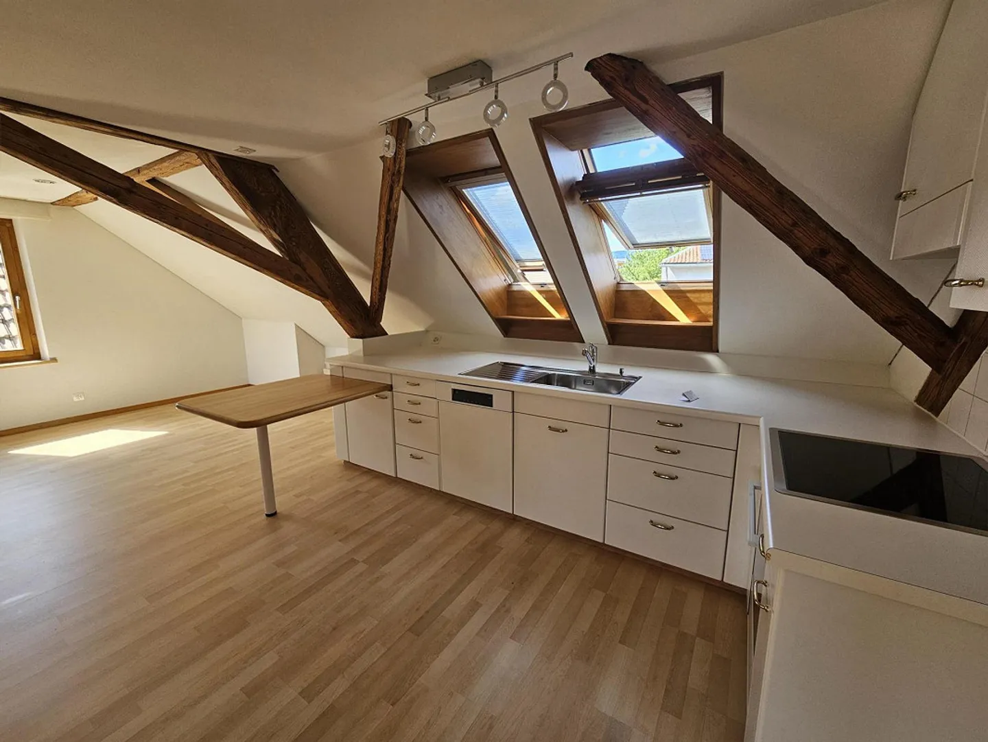 2.5 Room Attic Apartment for Rent by Arrangement - Photo 5 of 8