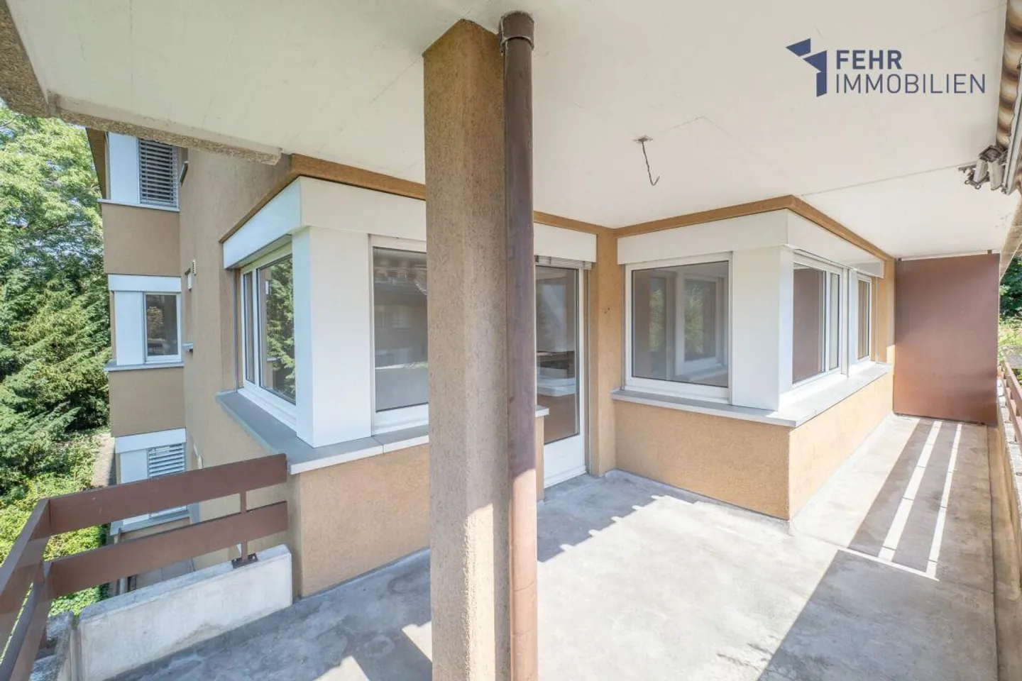 Fehr Immobilier - Appartement 4½ pièces central et bien situé - Photo 2 sur 13