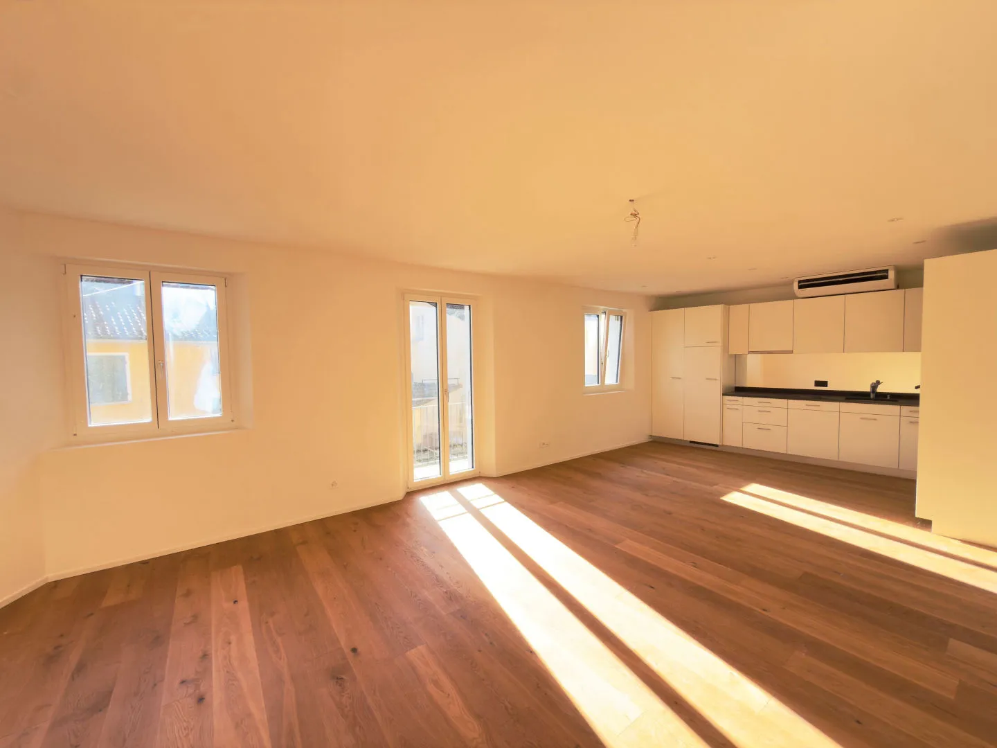 Casa Gatti : Appartement rénové de 3,5 pièces au premier étage | Résidence Gatti : Appartement rénové de 3,5 pièces au 1er étage - Photo 2 sur 8