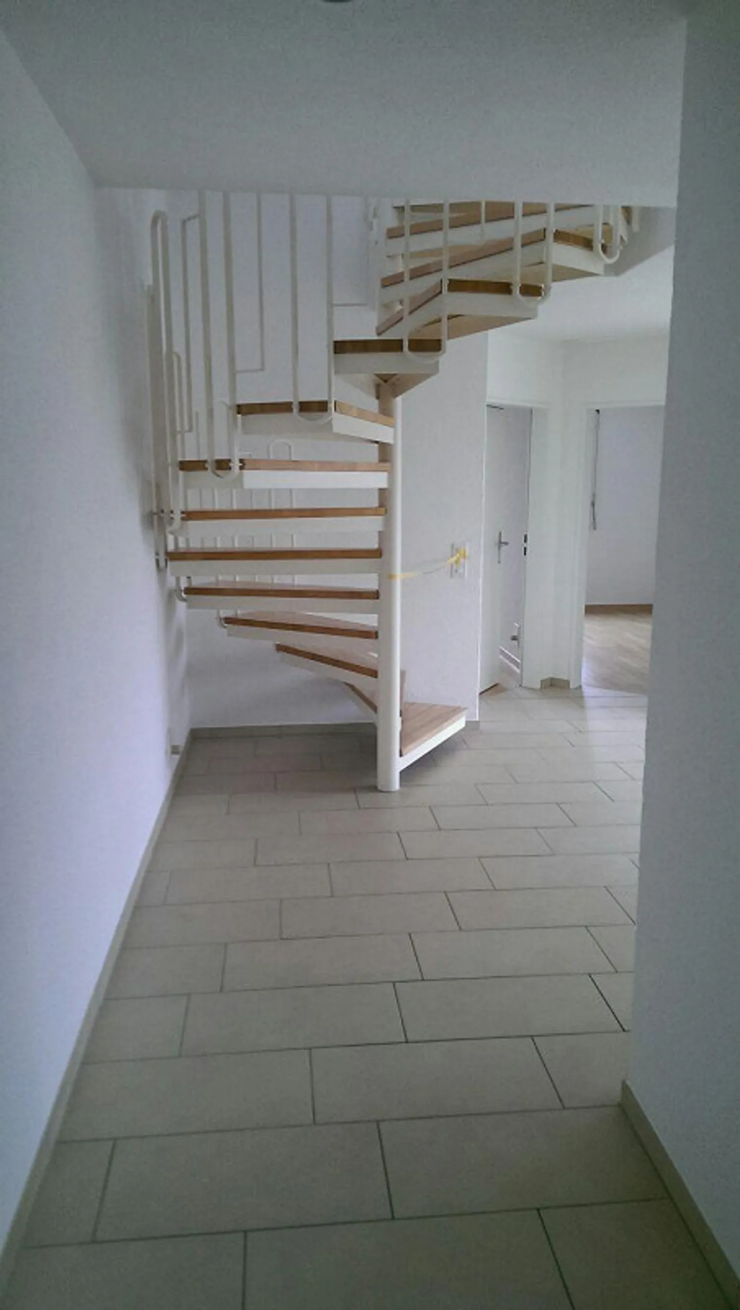Appartamento duplex di 3,5 stanze vicino alla stazione! - Foto 3 di 9