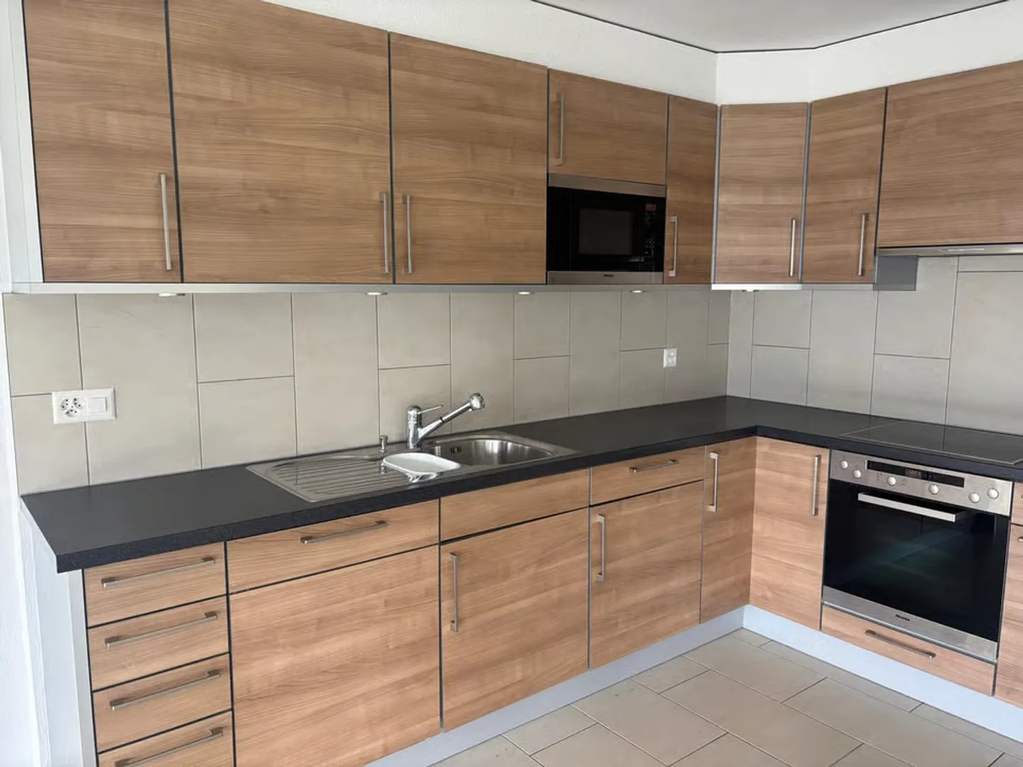 Magnificent 4.5-room apartment with panoramic views in Chernex - Photo 13 of 13