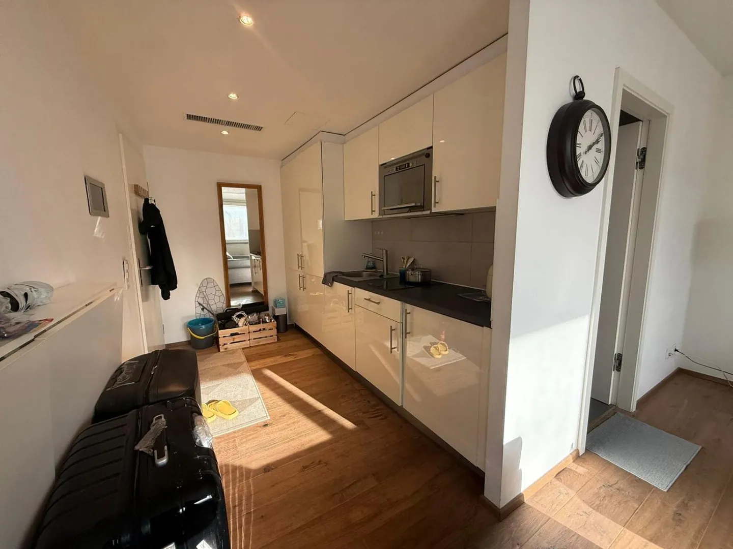 Furnished 2-room apartment - Photo 3 of 3