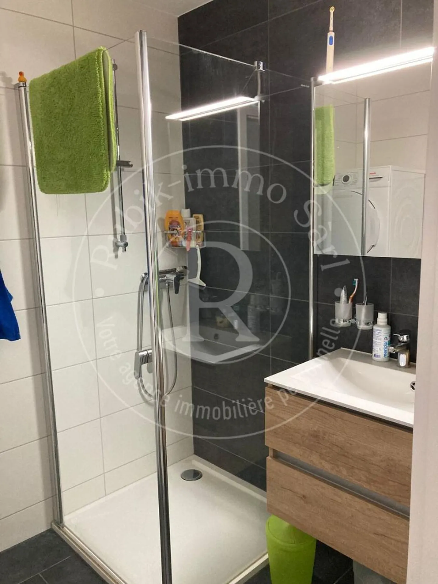 Bell'appartamento di 2,5 stanze con giardino e loggia - Foto 5 di 11