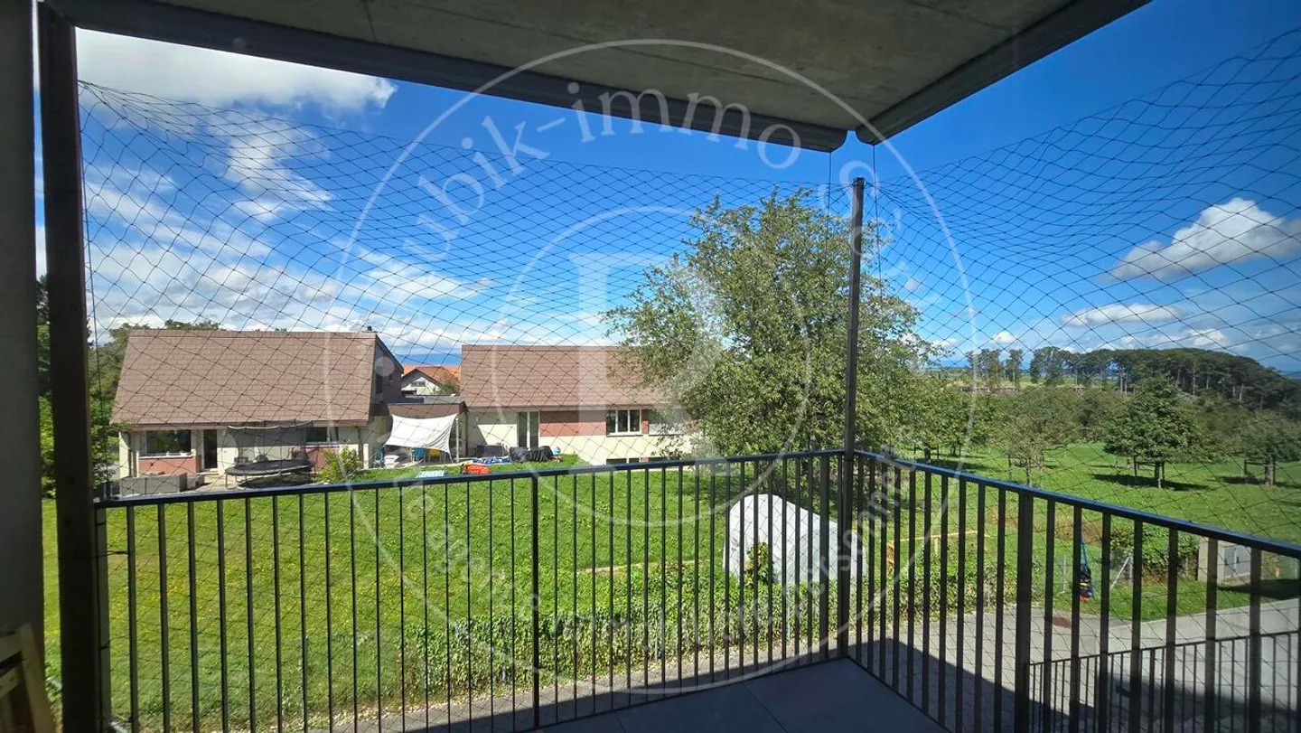 Bell'appartamento di 2,5 stanze con giardino e loggia - Foto 8 di 11