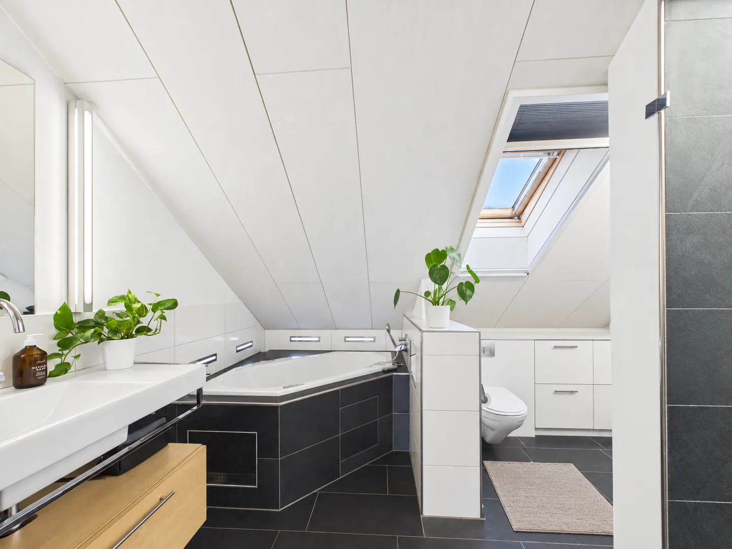 Maison de ville spacieuse de 5,5 pièces avec piscine chauffée privée - Photo 12 sur 18