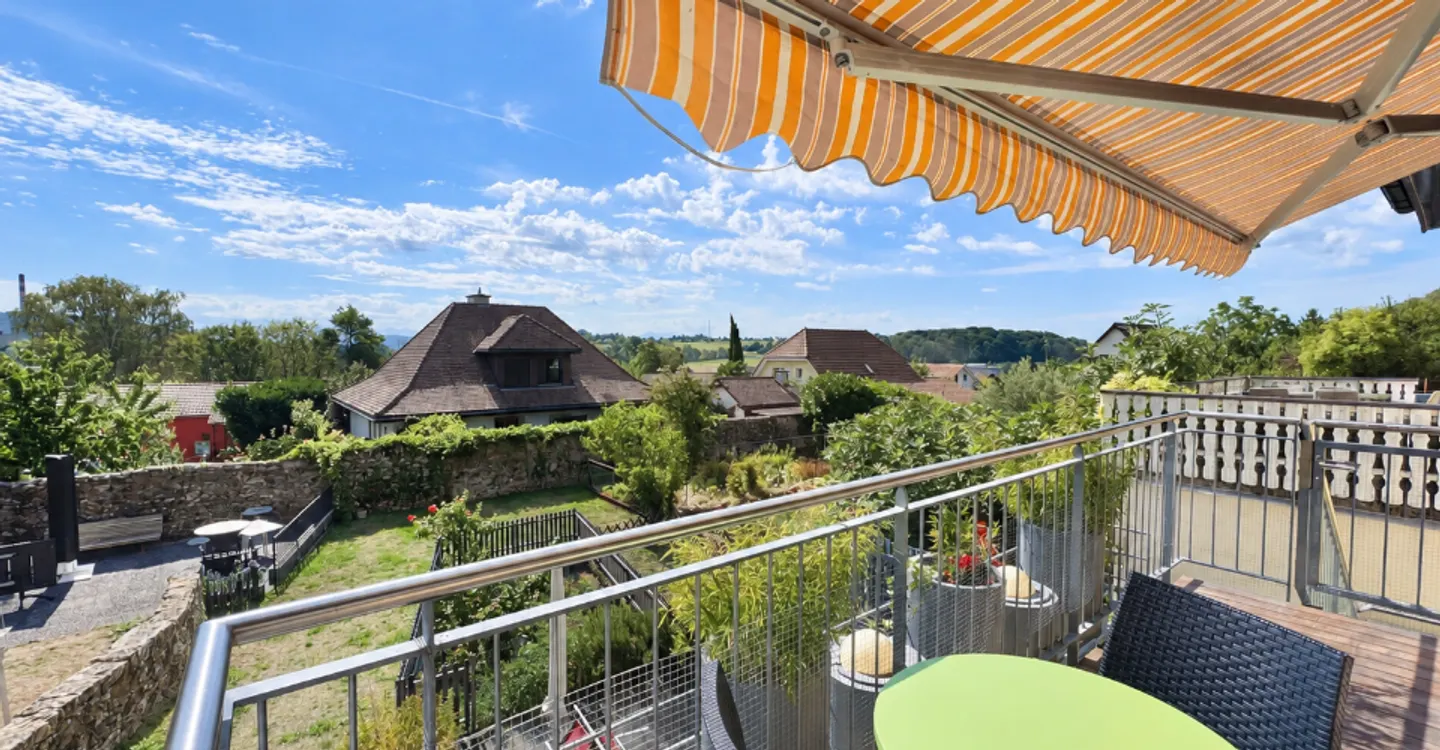 Charming Village House with Garden - Photo 4 of 11