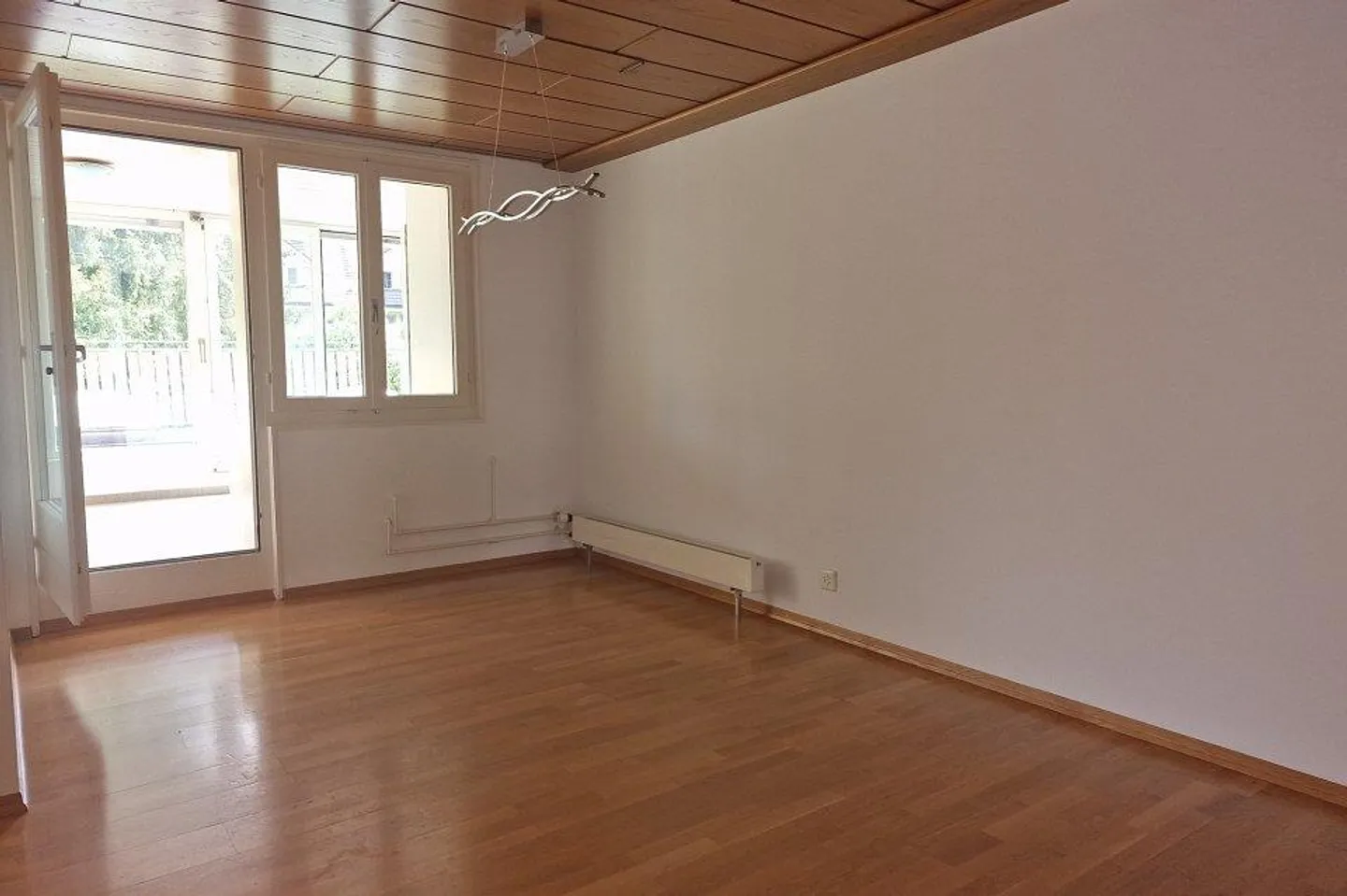 Appartement spacieux de 3½ pièces avec jardin d'hiver et terrasse de 21 m² - Photo 2 sur 6