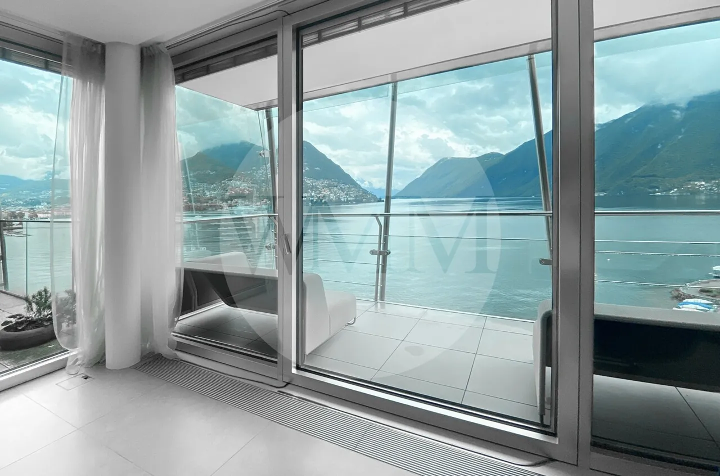 Appartamento di Lusso con Vista Lago - Foto 2 di 2