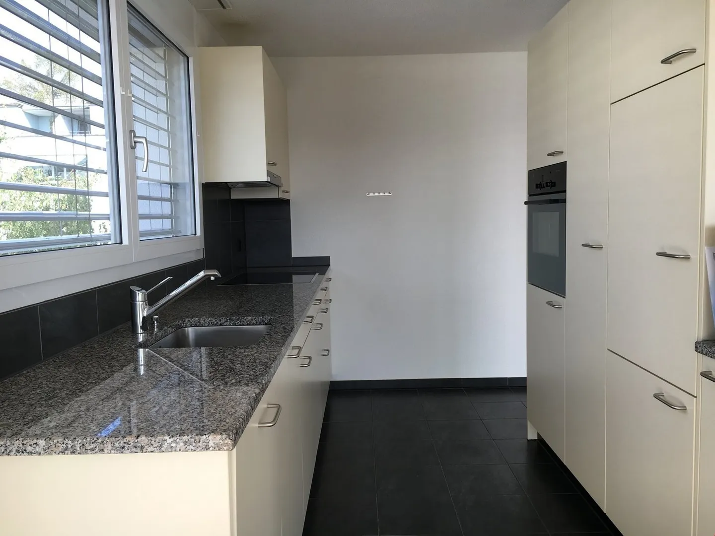 Moderne 3.5-Zimmerwohnung mit Balkon - Foto 4 von 9