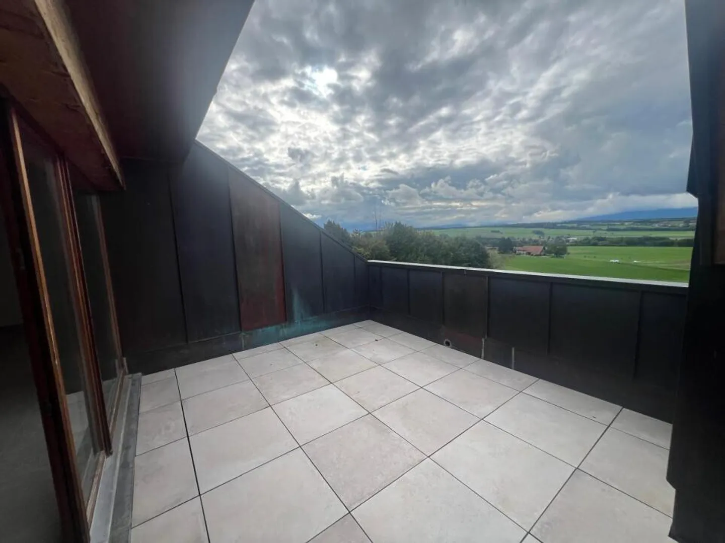 Helles 6,5-Zimmer-Apartment in der Nähe der Natur - Foto 2 von 7