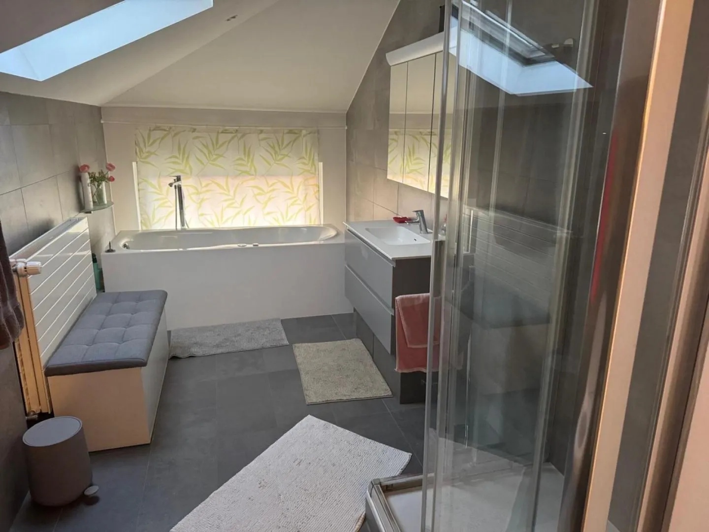 Charming Furnished Apartment - Photo 4 of 5